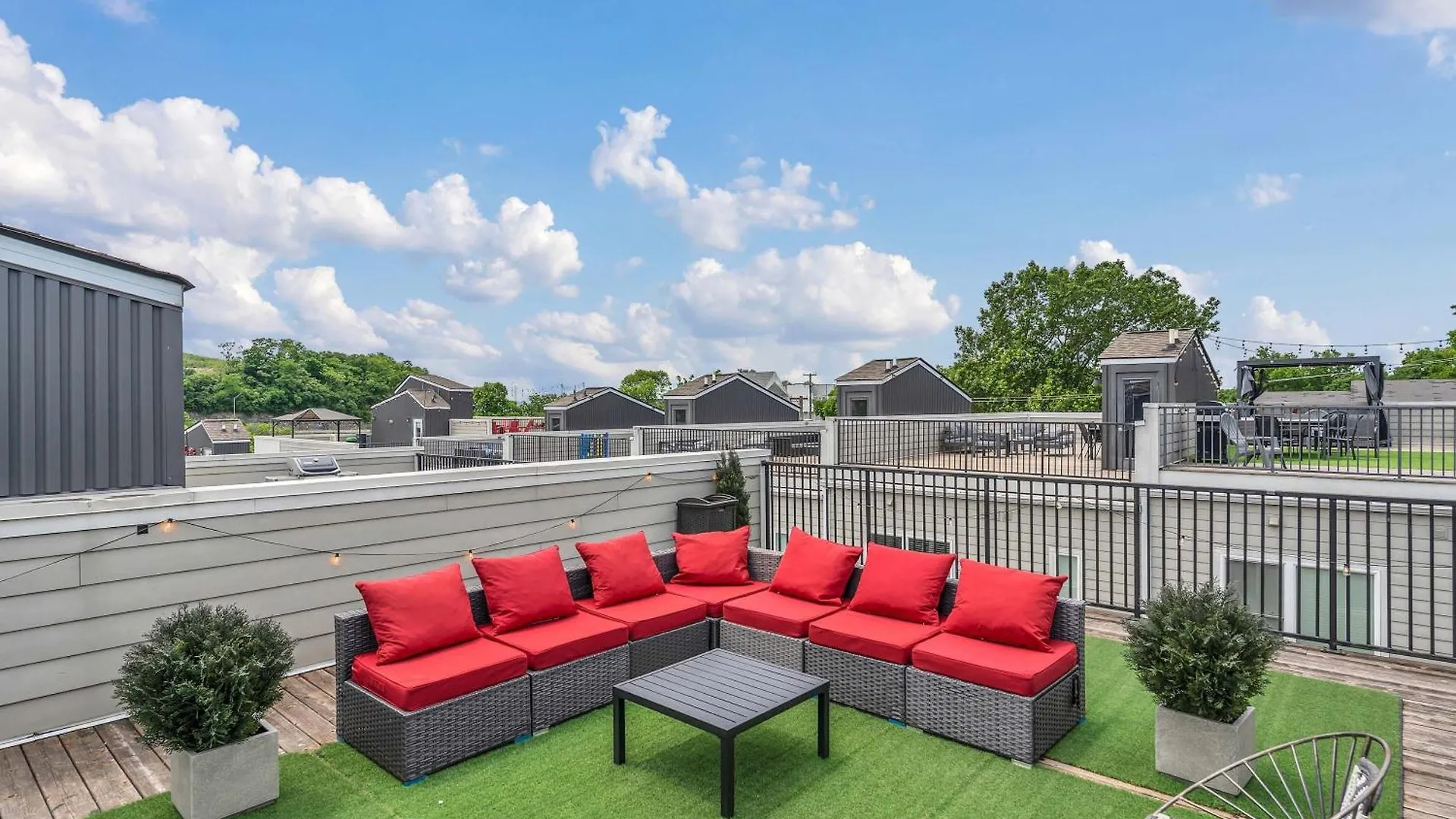 Huge Rooftop 5 Mins To Dwtn Sleeps 12 Нэшвилл